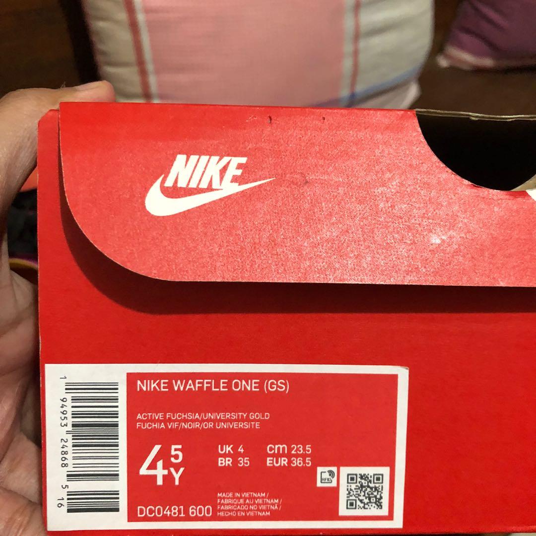 Nike Waffle One size 23.5cm Womens, Men's Fashion, Footwear, Sneakers on  Carousell
