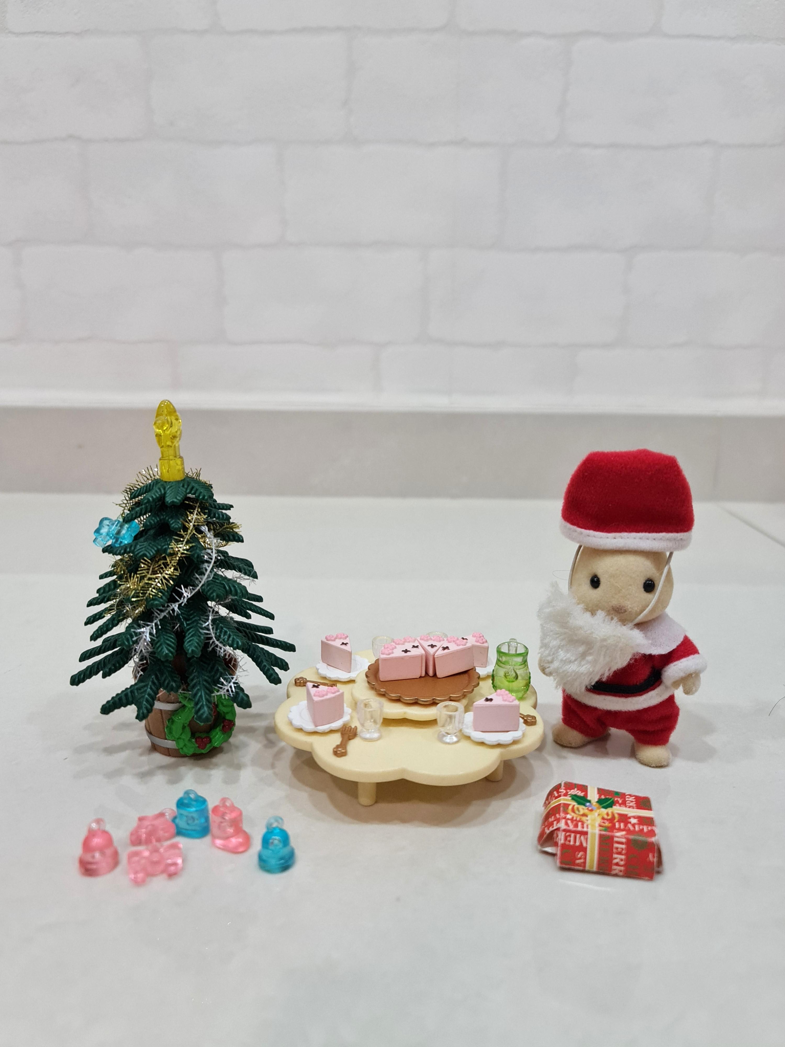 Sylvanian Families Christmas Party Set