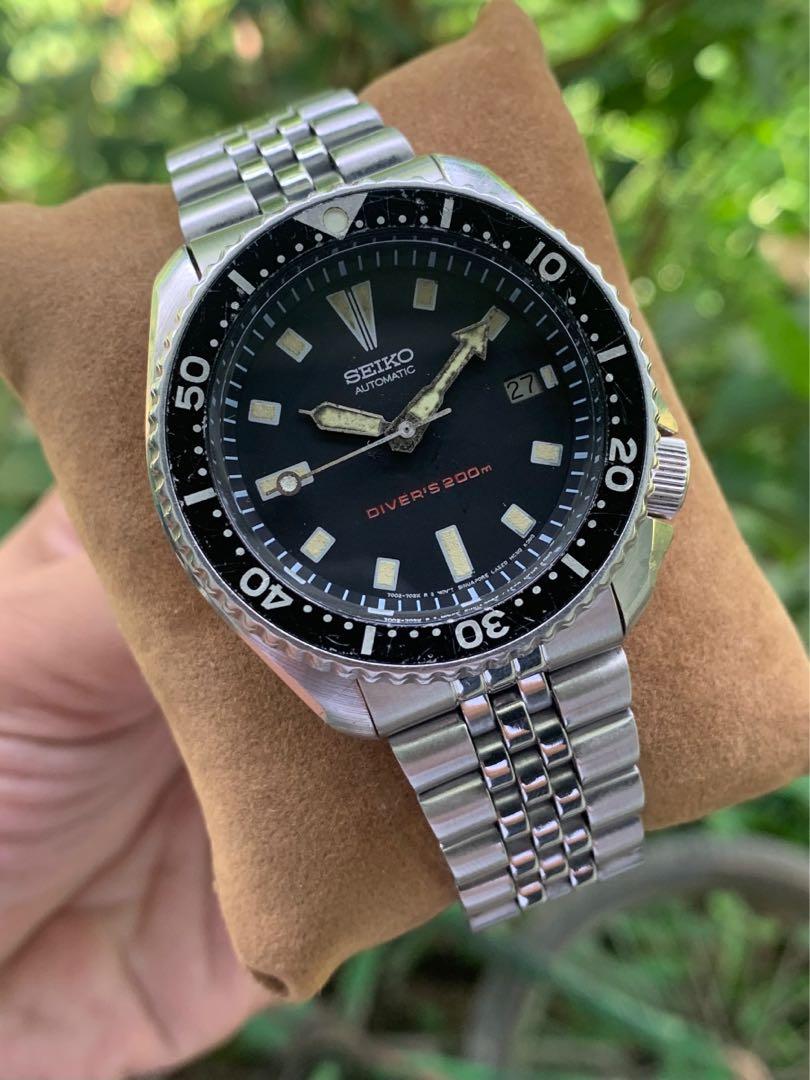 Seiko 7002 bracelet top