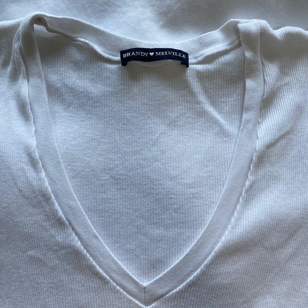 BRANDY MELVILLE BABY BLUE JORDAN TOP // RIBBED V NECK, Women's Fashion,  Tops, Other Tops on Carousell