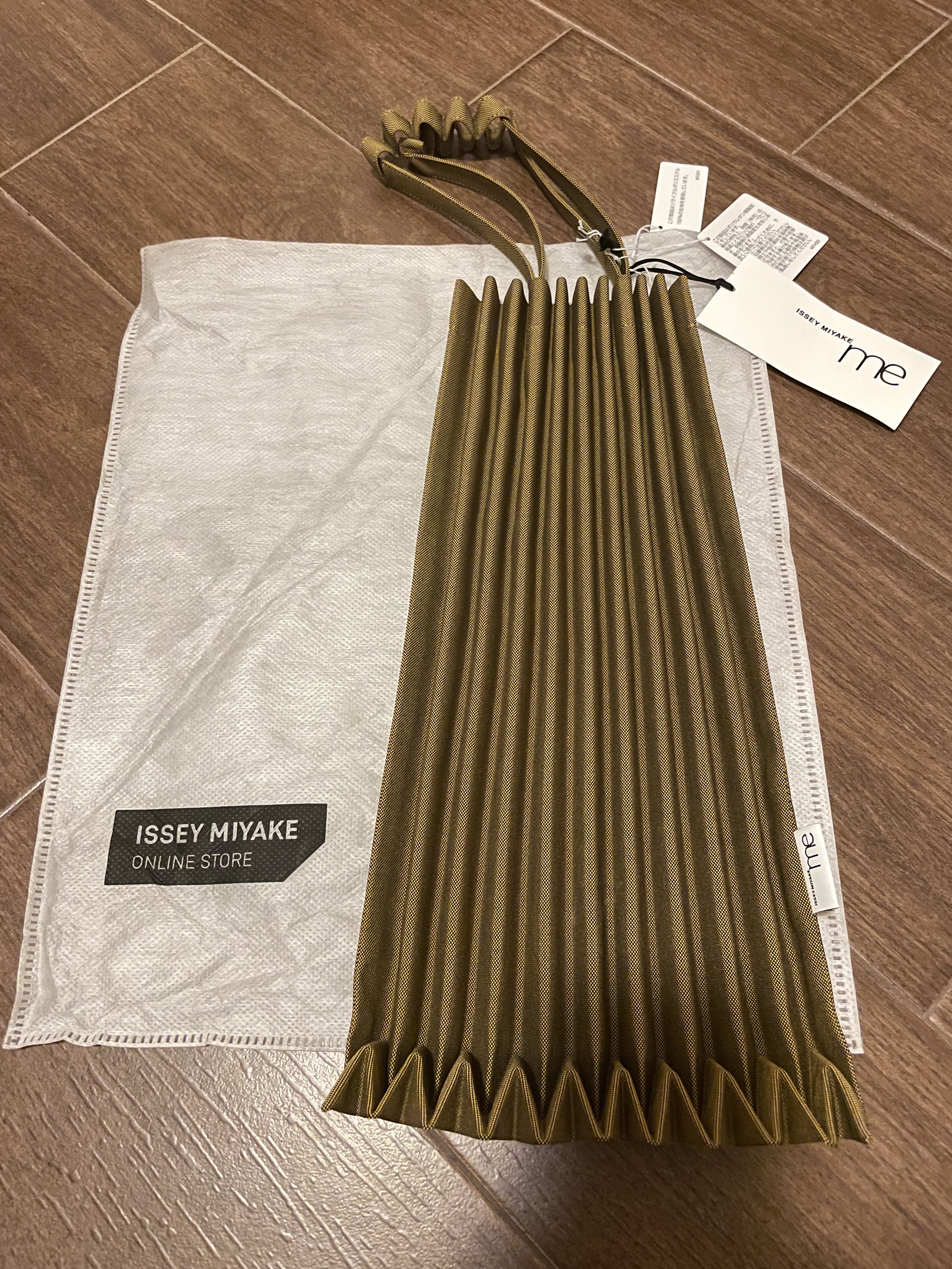 Chambray trunk deals pleats bag