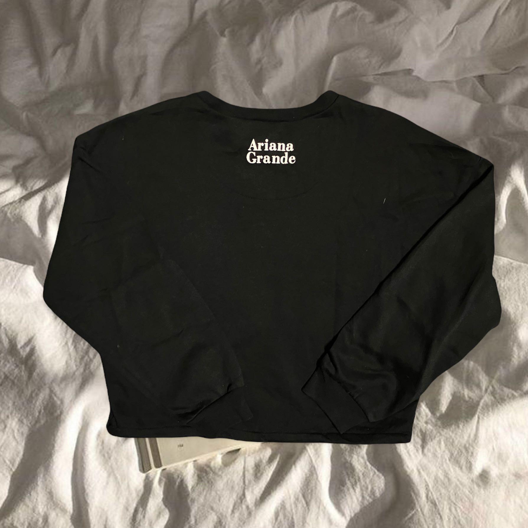 H&m ariana grande top thank u next