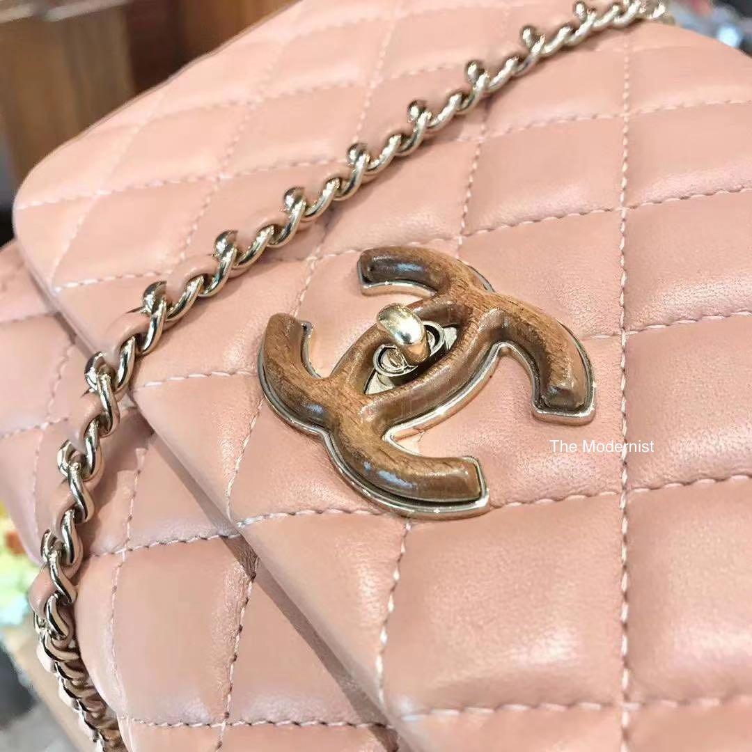Authentic Chanel 18K Knock On Wood Flap Bag with Handle Beige Lambskin  A57342, Luxury, Bags & Wallets on Carousell