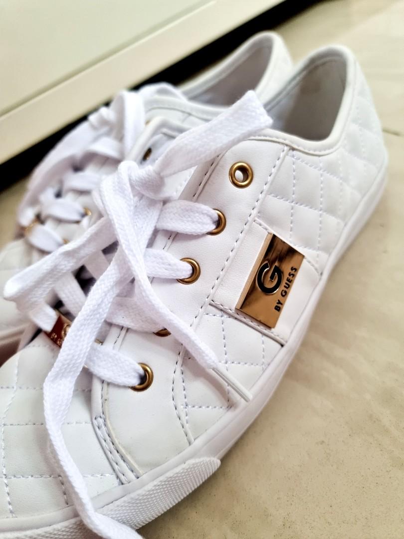 AUTHENTIC GUESS WHITE SNEAKER SIZE US 8 8.5