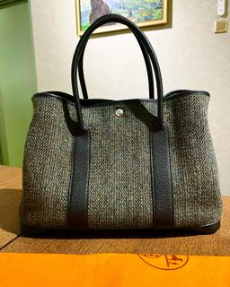 (Category: ) located in . Submitted by lux_vinbags (Listing ID 1122335198, Image 1). Description: .