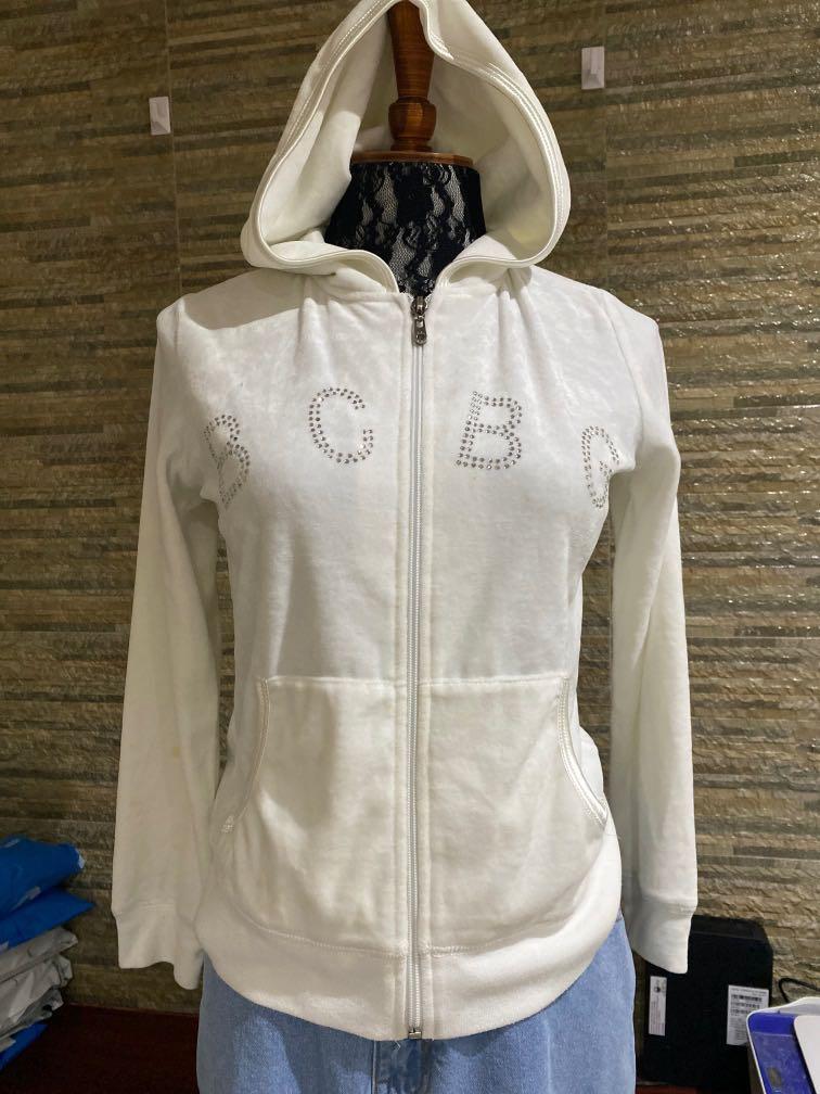 BCBG Cute White Velvet Jacket Women s Fashion Coats Jackets and Outerwear on Carousell