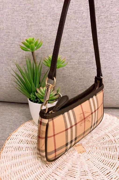 Burberry haymarket check best sale pochette