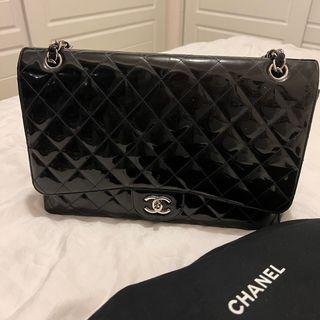 Chanel Classic Flap Maxi Jumbo 黑色漆皮銀扣