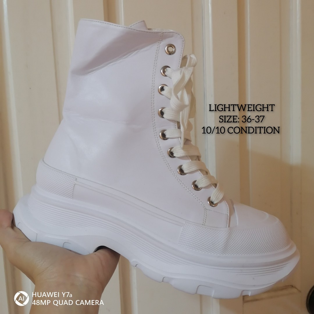Chunky White Boots, Women's Fashion, Footwear, Boots on Carousell