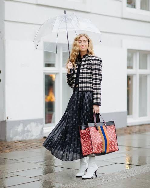 Coach Field Tote 40 With Horse And Carriage Print And Varsity Stripe In Brass red Black Multi