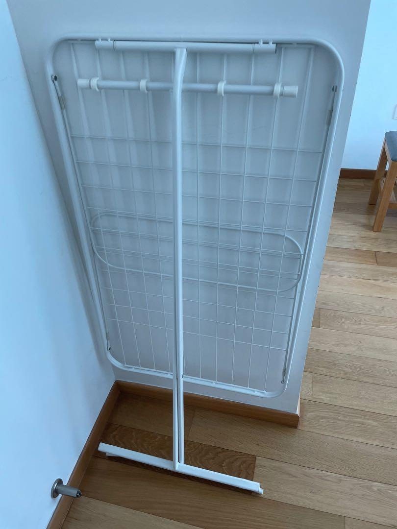 Drying rack (Category: Clothes Drying Rack) located in Singapore. Submitted by pranaybhatia02 (Listing ID 1122233006, Image 1). Description: .