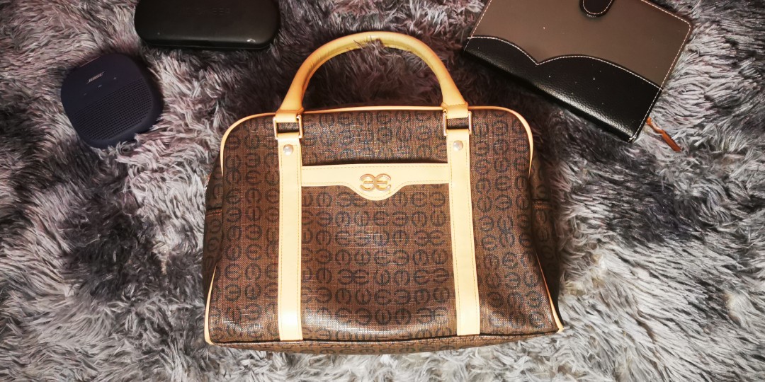 Esquire Doctors Bag, Luxury, Bags & Wallets on Carousell