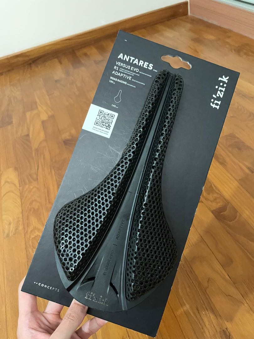 引出物 碧薔薇屋 新品 Fizik Antares Versus Evo R1 Adaptive Saddle