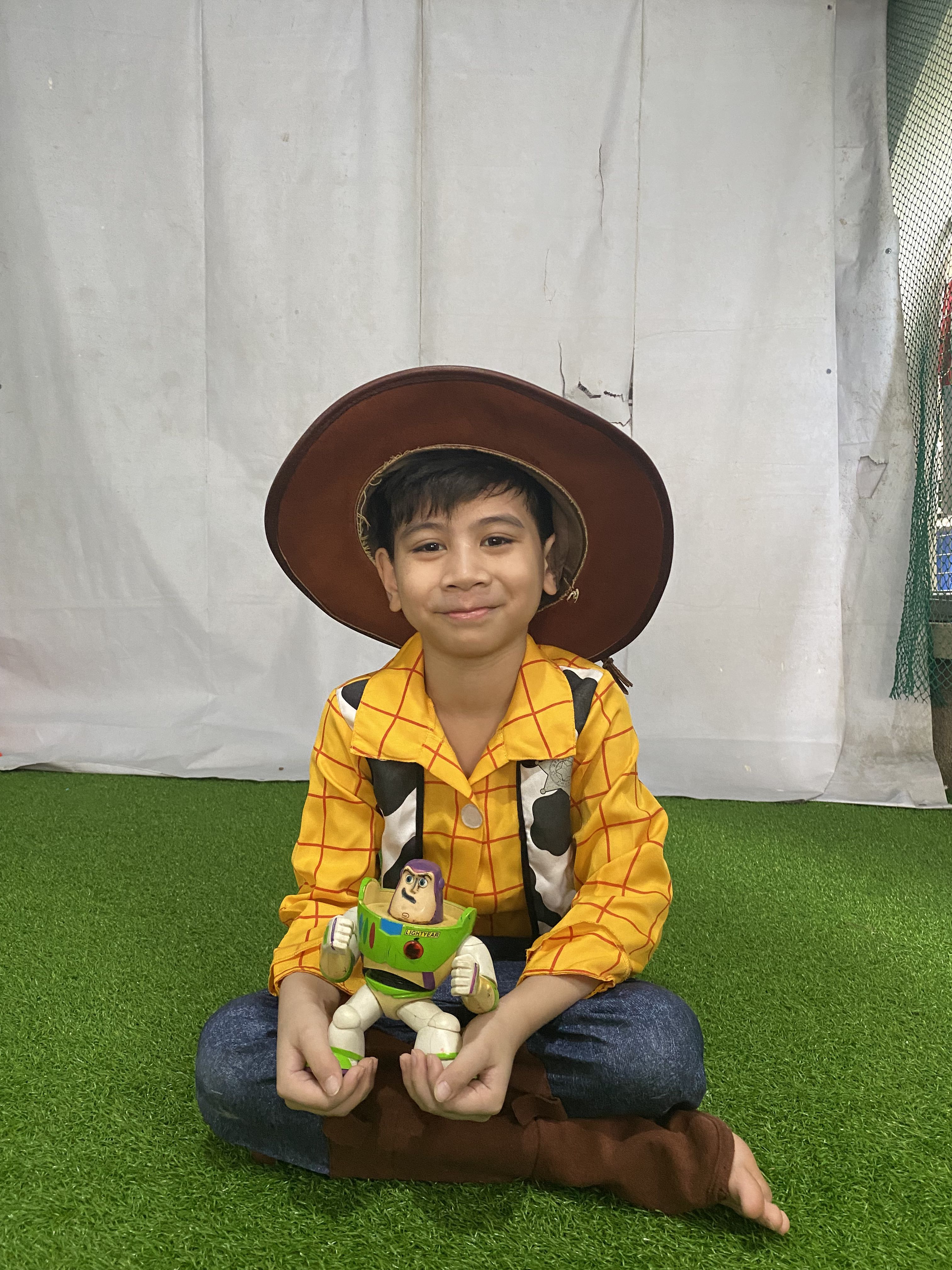 FOR SALE: Woody Costume for 6-8 yrs old 