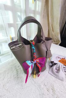 (Category: ) located in . Submitted by js_boutique (Listing ID 1122352342, Image 1). Description: .