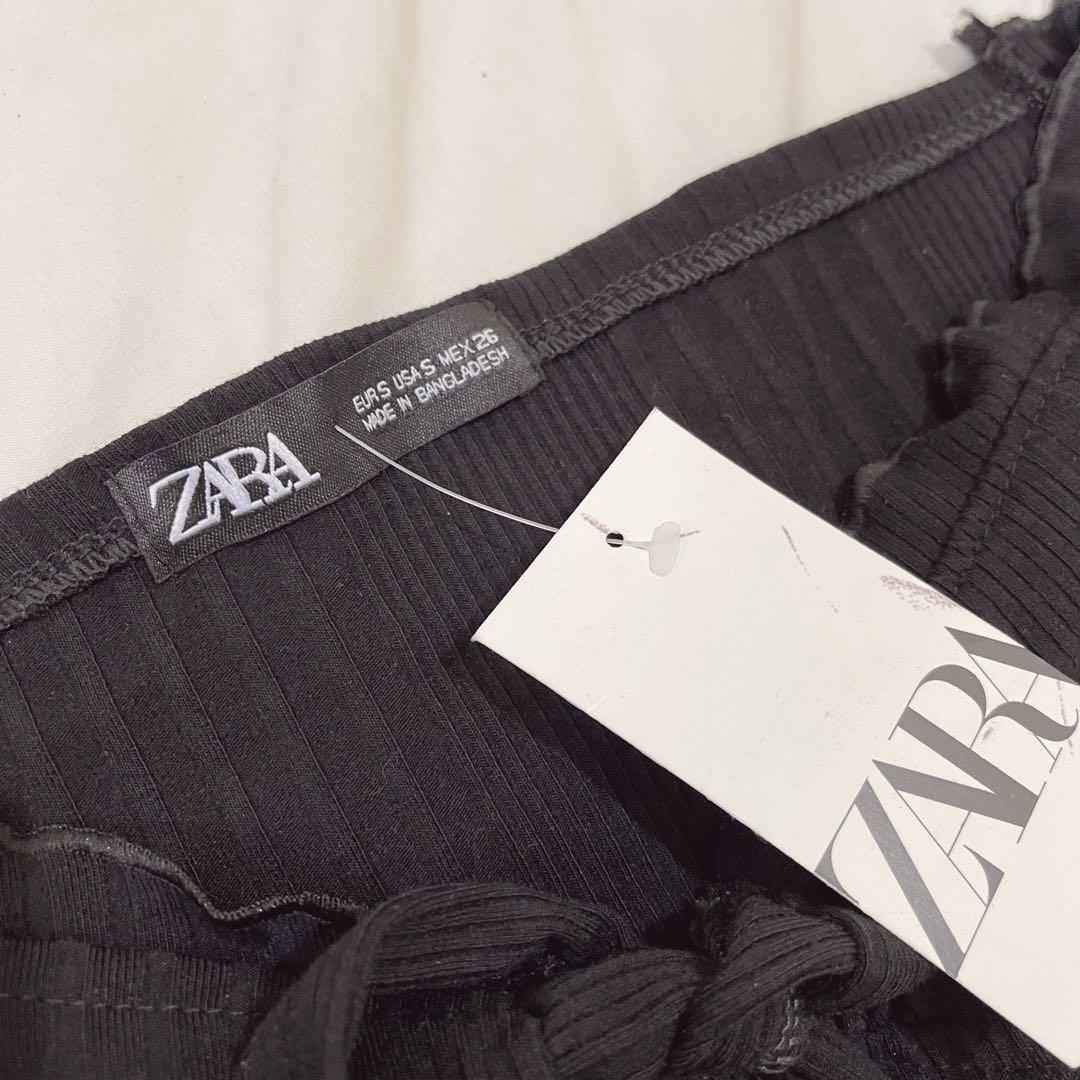 Korean Black Bustier Puff Sleeves Crop Top (Category: Blouses) located in Tiaong. Submitted by pixieapparelph (Listing ID 1122196836, Image 3). Description: •condition: brand new •size: fits XS-S •fabric: semi-stretch .