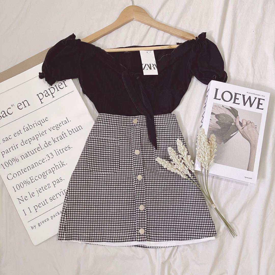 Korean Black Bustier Puff Sleeves Crop Top (Category: Blouses) located in Tiaong. Submitted by pixieapparelph (Listing ID 1122196836, Image 2). Description: •condition: brand new •size: fits XS-S •fabric: semi-stretch .