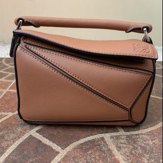 (Category: ) located in . Submitted by lizzyclosetsale (Listing ID 1122292116, Image 1). Description: .