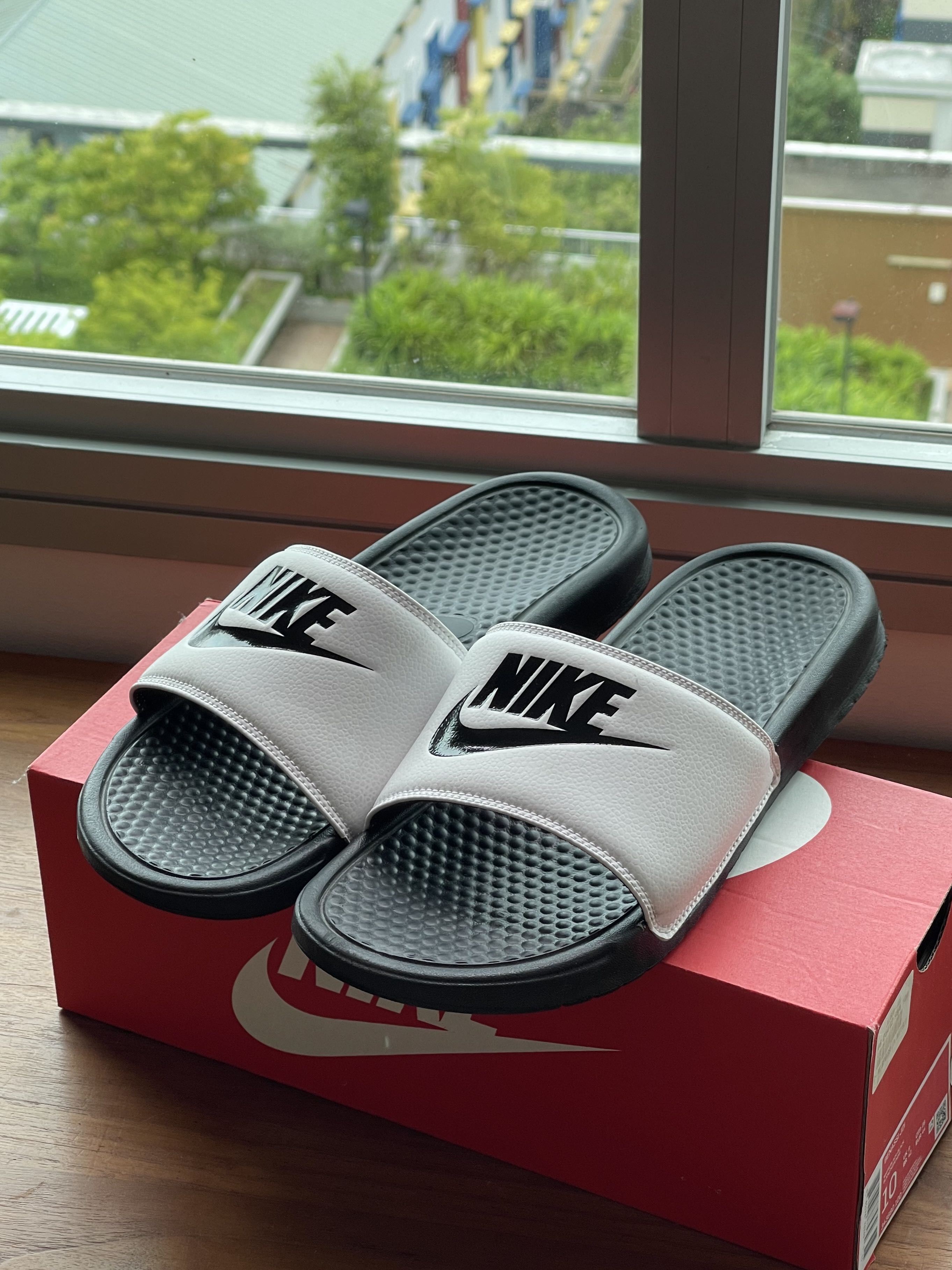 nike benassi slides white and black