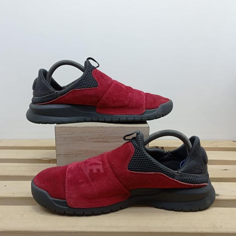 Sepatu cheap nike benassi