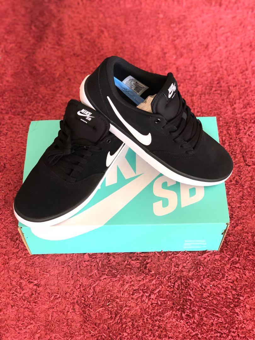 Nike sb check solarsoft top suede