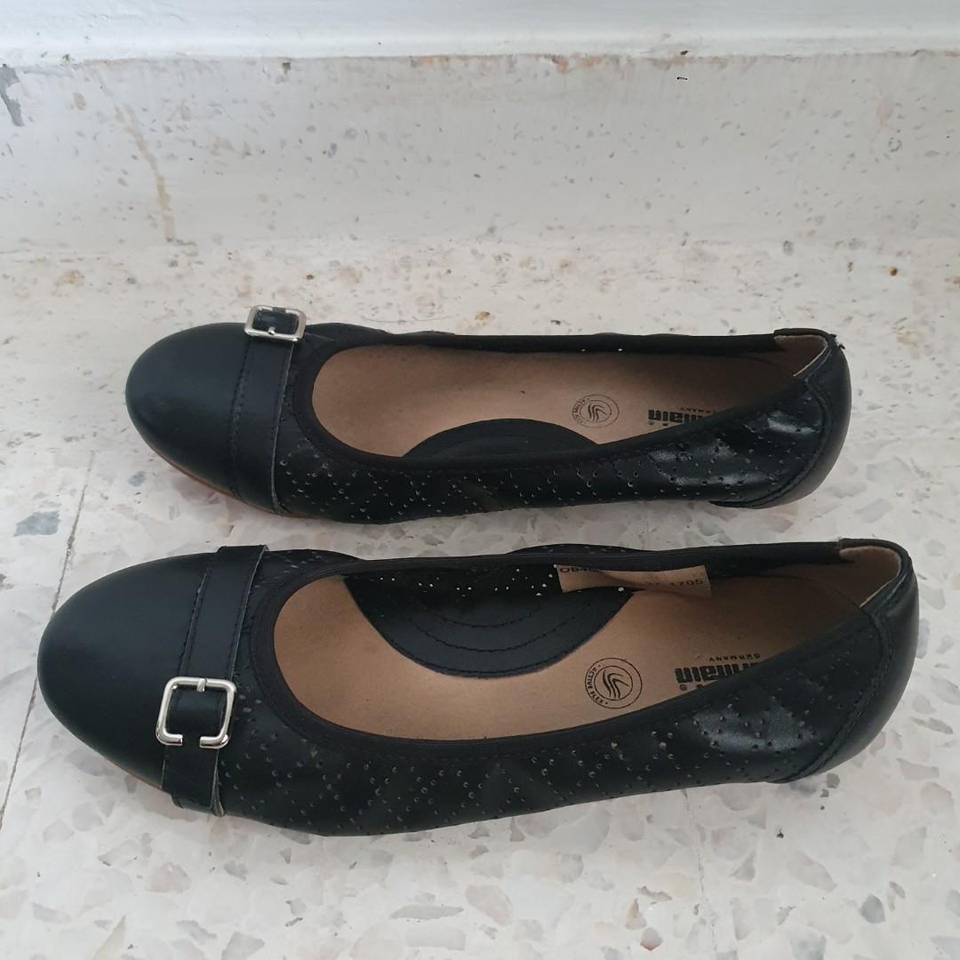 Obermain shoes, Women's Fashion, Shoes on Carousell