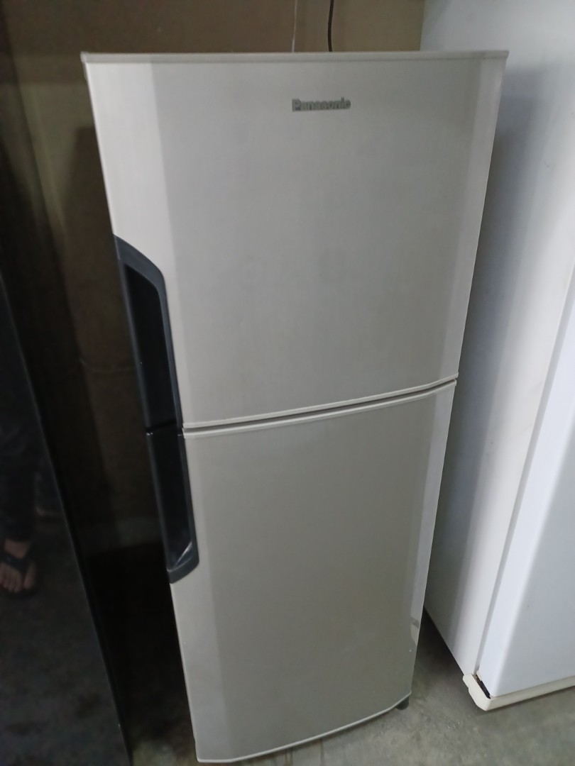 Panasonic refrigerator fridge 180L net warranty 2months, TV & Home