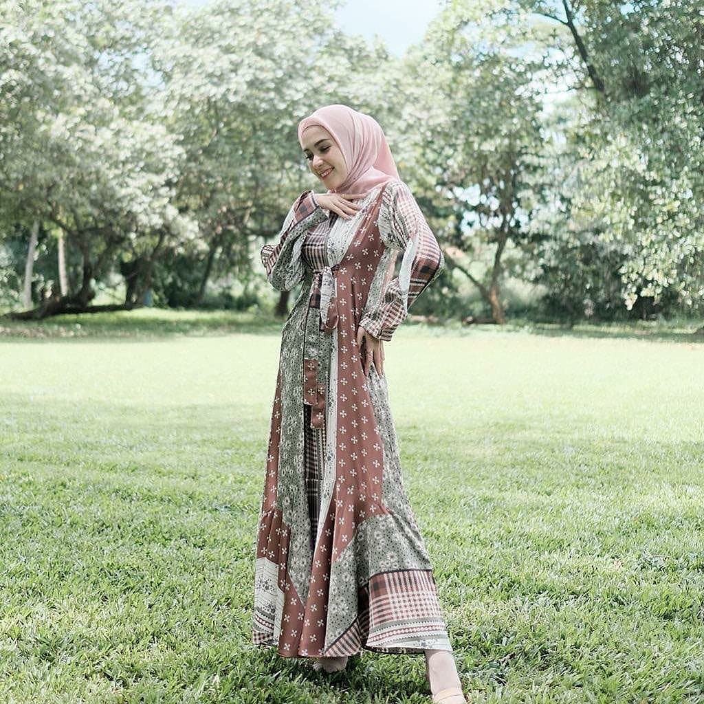Pijar dress vanilla hijab, Fesyen Wanita, Pakaian Wanita, Gaun & Rok di