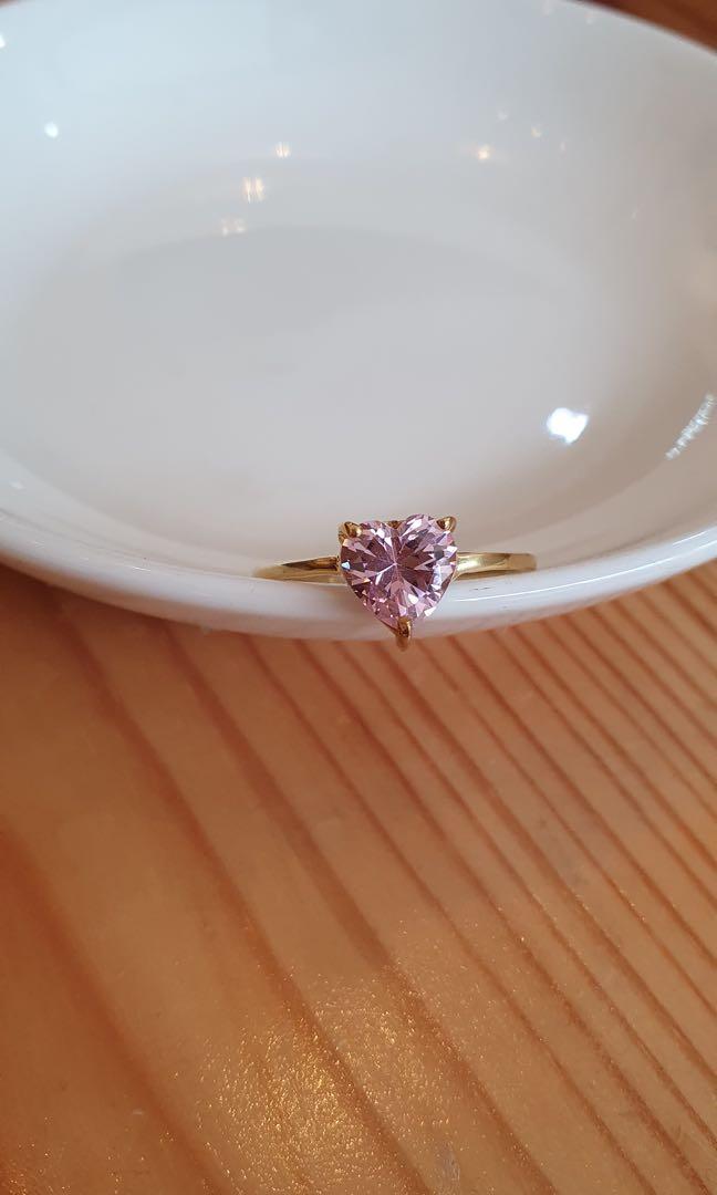 Heart Cut Morganite in 14k Gold (Category: Body Jewelry) located in Cainta. Submitted by tominesabigail (Listing ID 1122293444, Image 1). Description: 6mm Heart Cut Morganite 1mm 14k Gold Band 1.8g with stone Size 7.