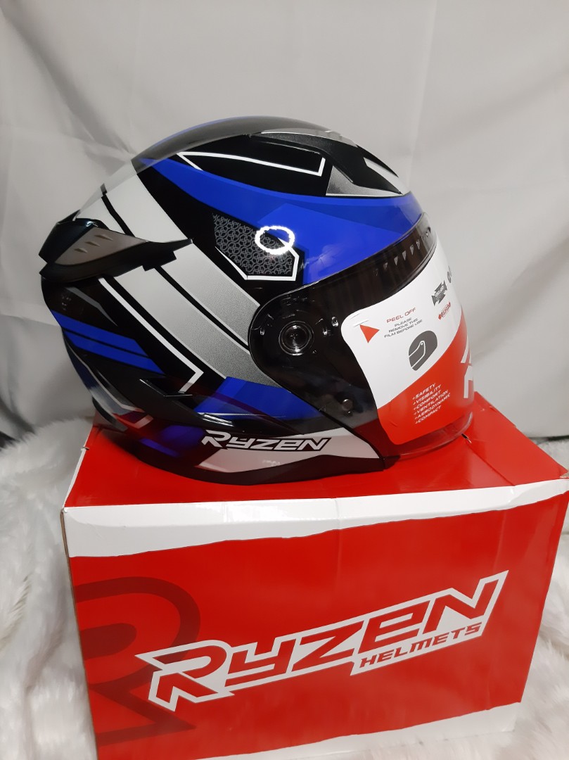 HELMET Ryzen brand w/ free king spray 