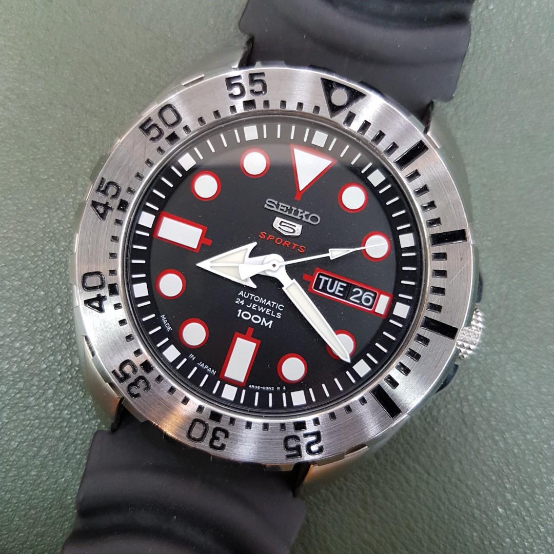 Seiko 5 SRP601J1 Dracula Monster Red Watch 4R36-03T0, Men's Fashion,  Watches & Accessories, Watches on Carousell