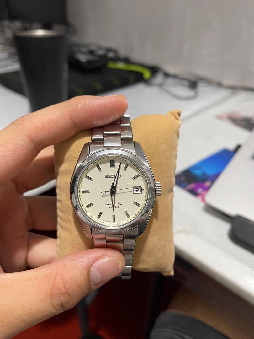 Sarb035 on store wrist