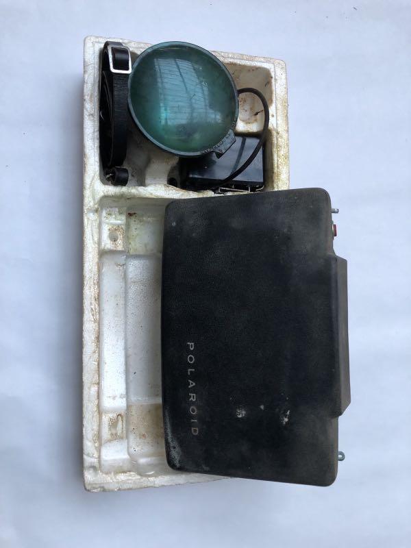 Vintage camera (Category: Cameras) located in Del Monte. Submitted by popcornreport (Listing ID 1122264360, Image 1). Description: Vintage Polaroid Flashgun 268 With Box .