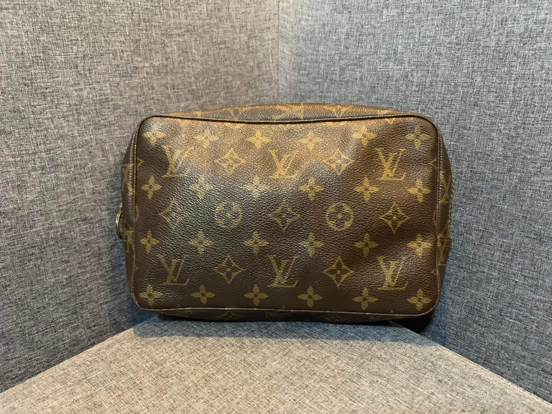 Lv hot sale vintage pouch