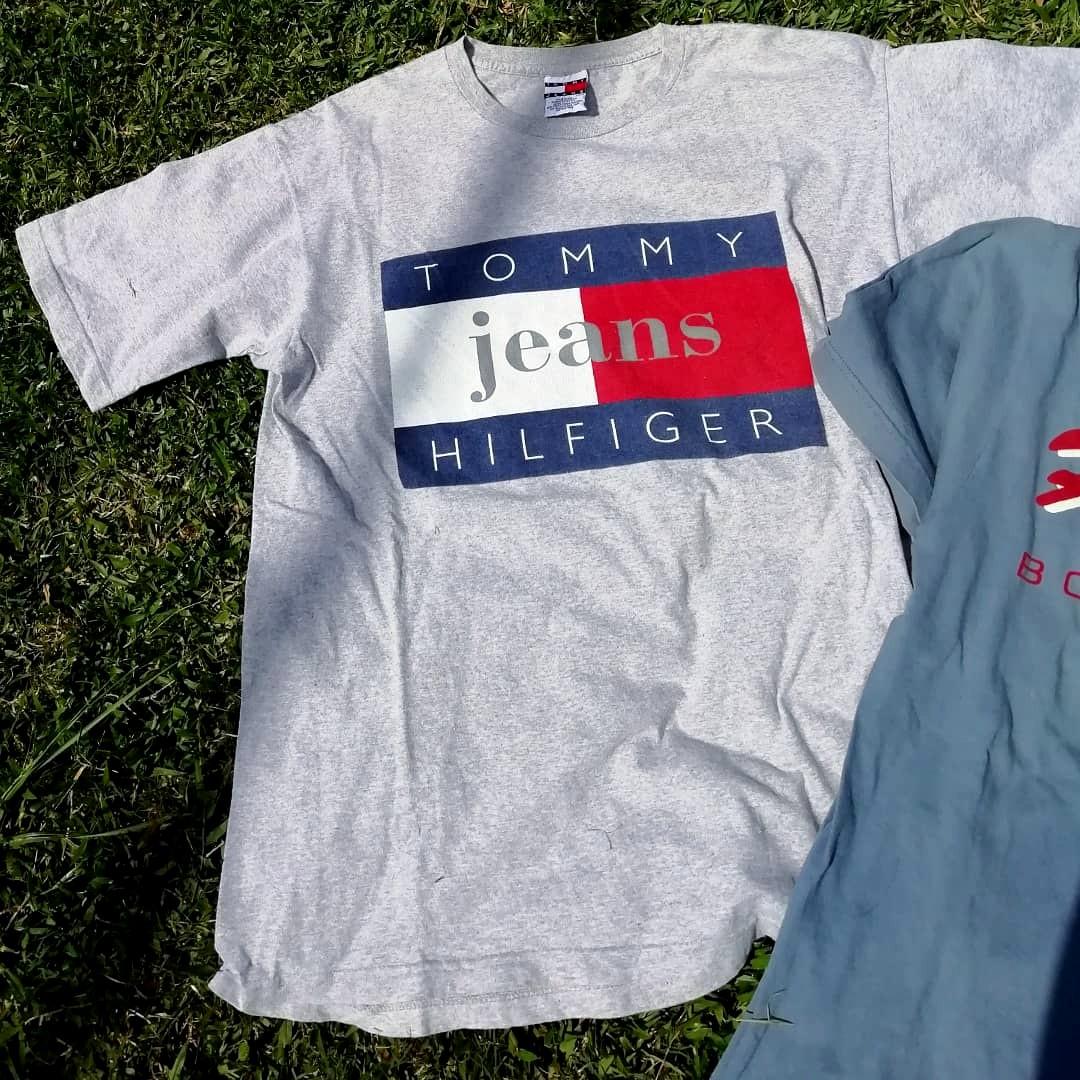 Vintage Tommy Hilfiger Jeans Big Flag Oversized T Shirt merdeka SALE