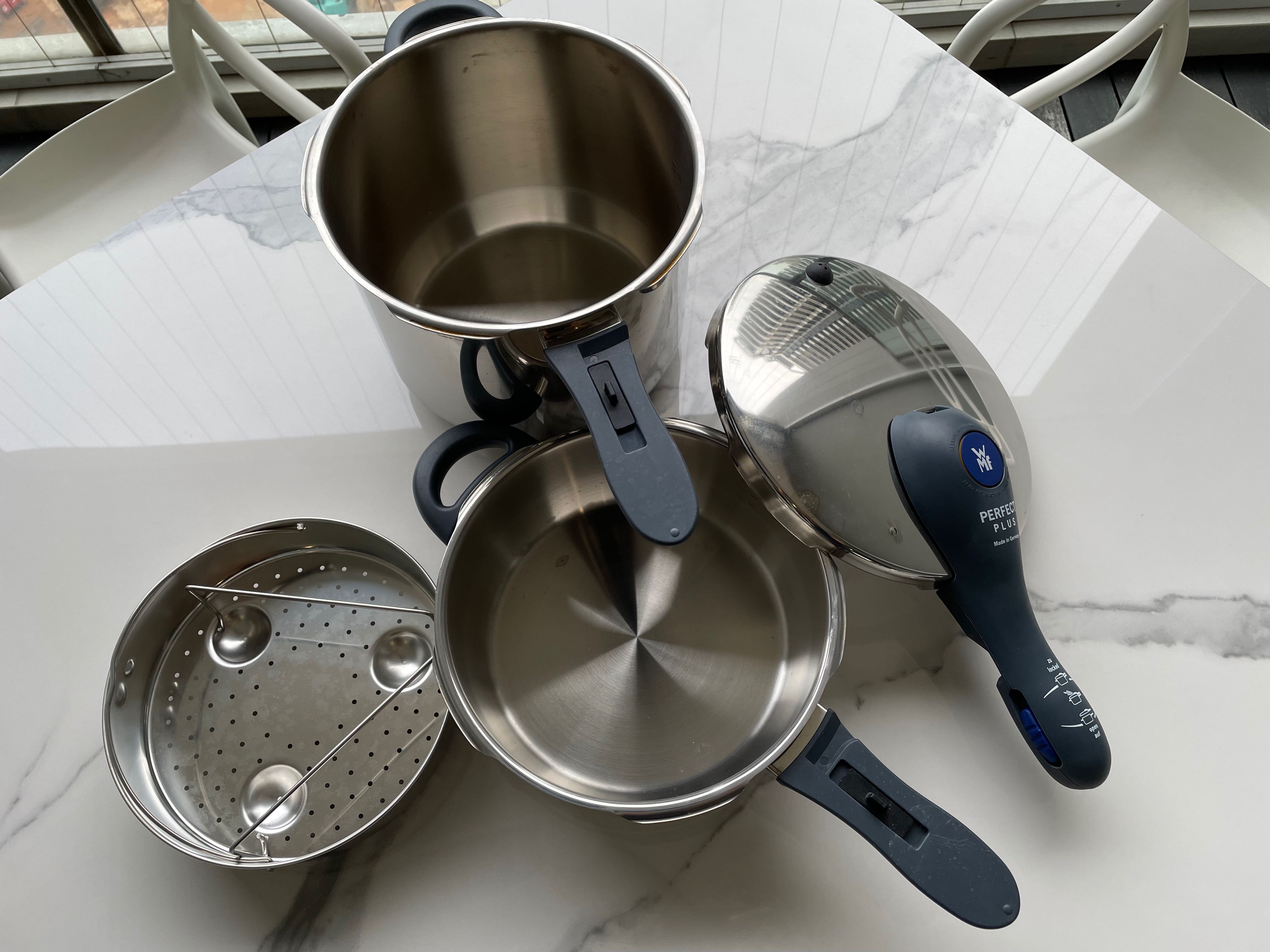 WMF pressure cooker Perfect Plus, Furniture & Home Living, Kitchenware