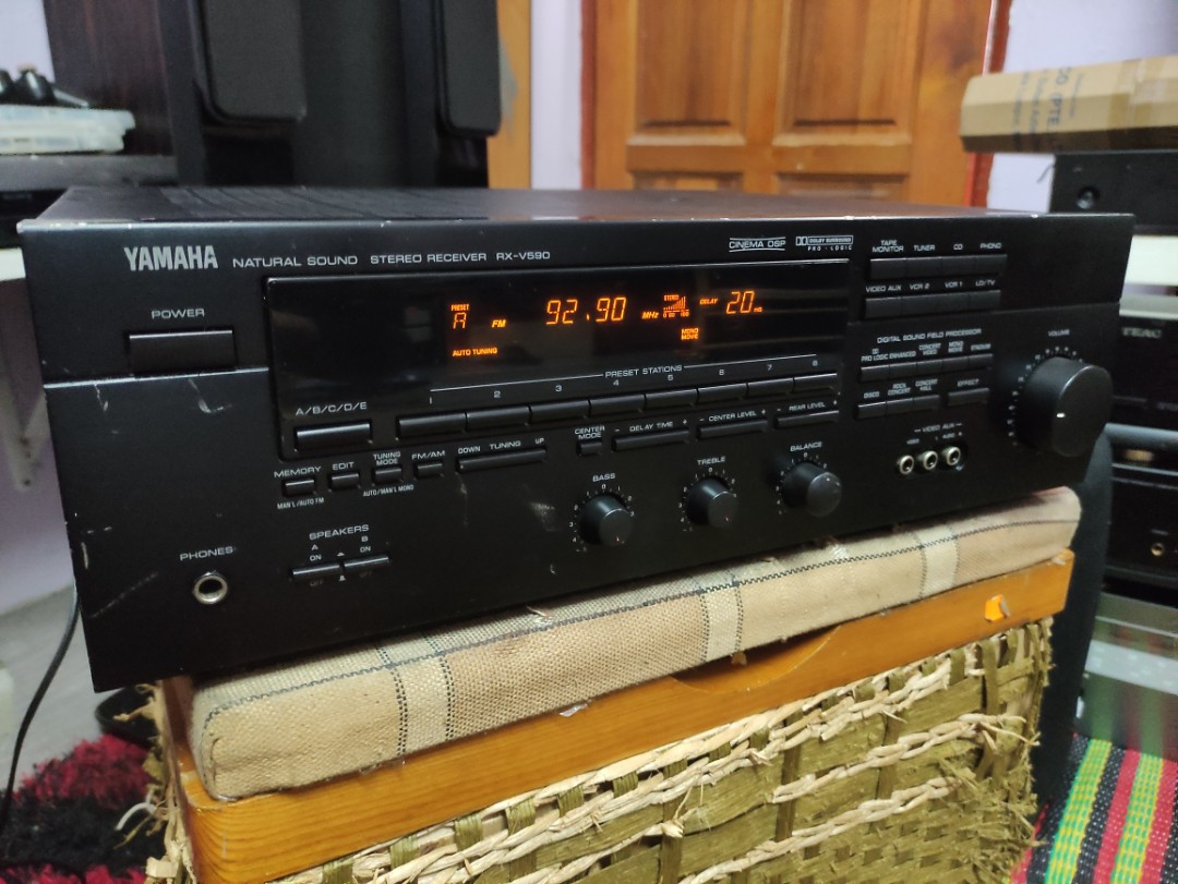 YAMAHA STEREO RECEIVER AMPLIFIER RXV590, Audio, Soundbars, Speakers