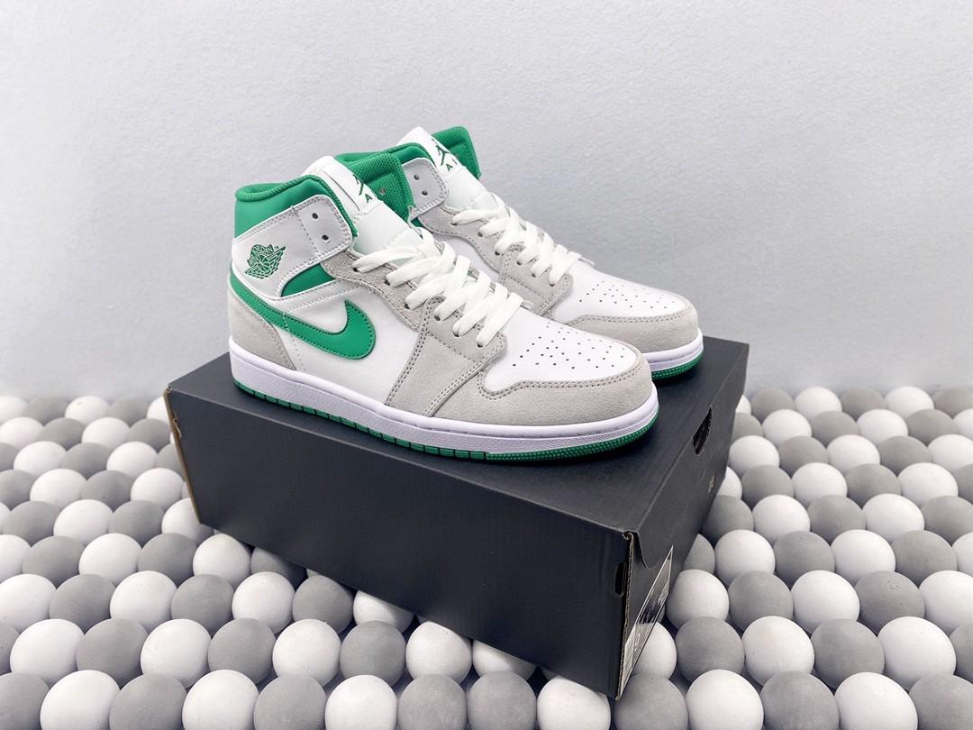 aj 1 Air Jordan 1 MiD 白灰綠SIZE:36-46, 男裝, 鞋, 波鞋- Carousell