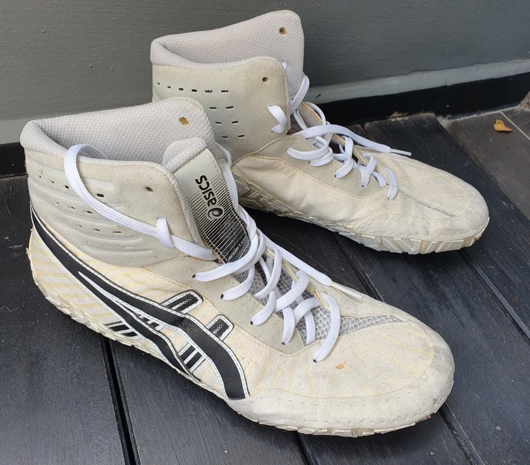 Asics aggressor 4 clearance