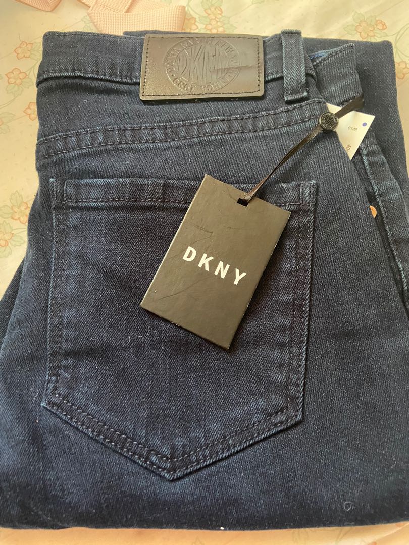 Brandnew DKNY jeans size 28 women 