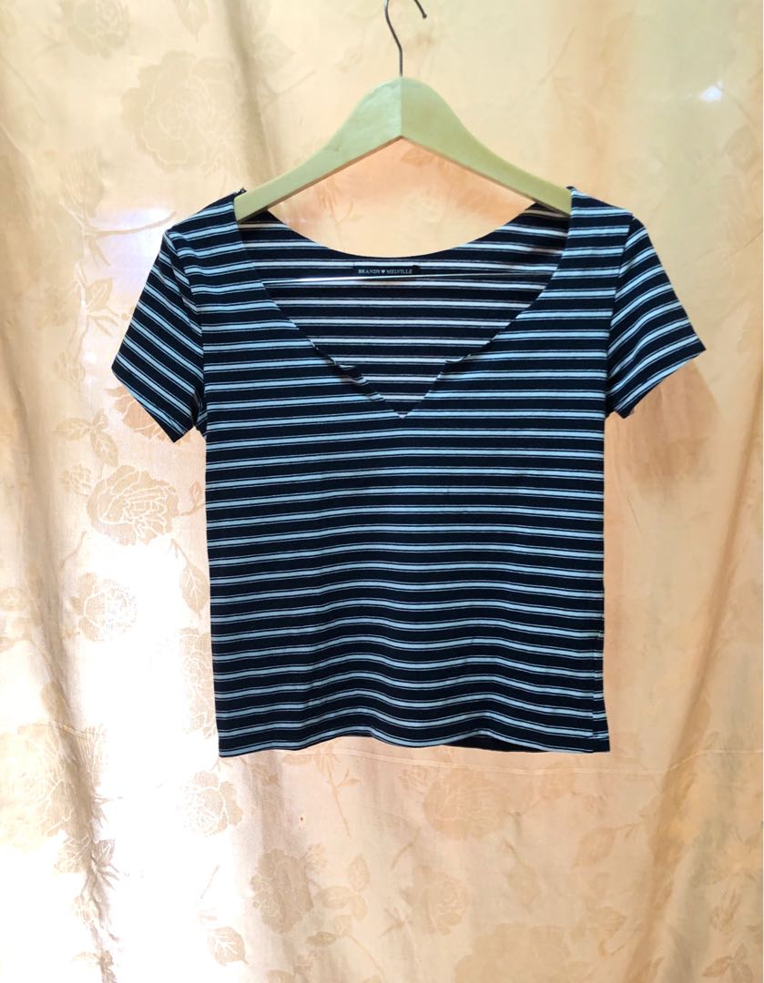 Brandy Melville Crop Tee, Fesyen Wanita 