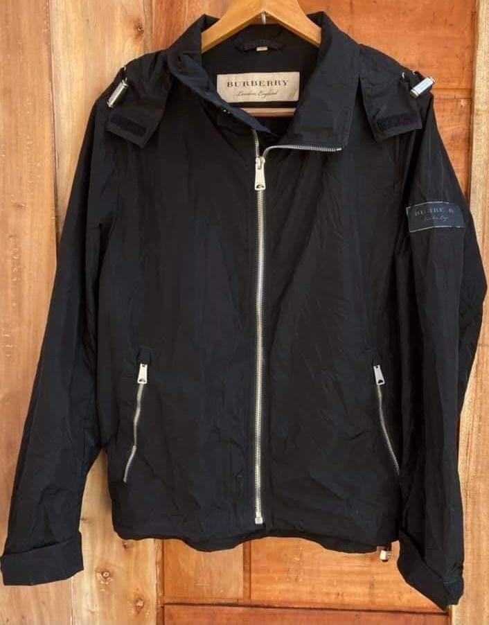 BURBERRY WINDBREAKER JACKET, Men's Fashion, Coats, Jackets and Outerwear on  Carousell