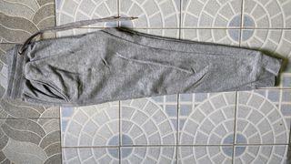 Celana jogger uniqlo