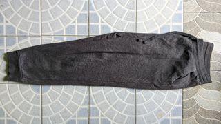 Celana jogger uniqlo
