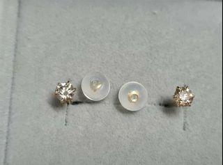 Diamond earring studs 0.30 total carats
