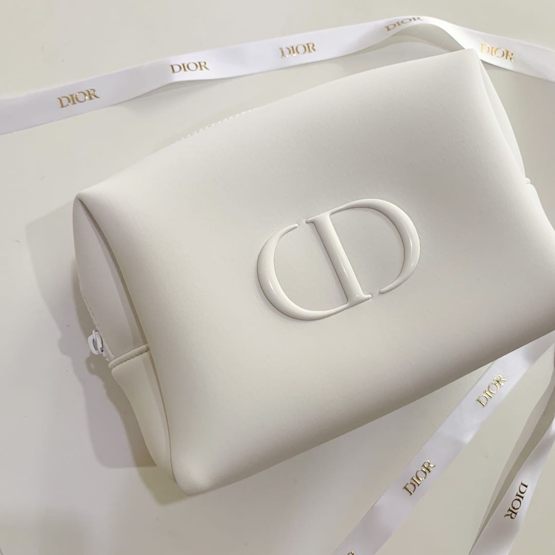 Dior hot sale white pouch
