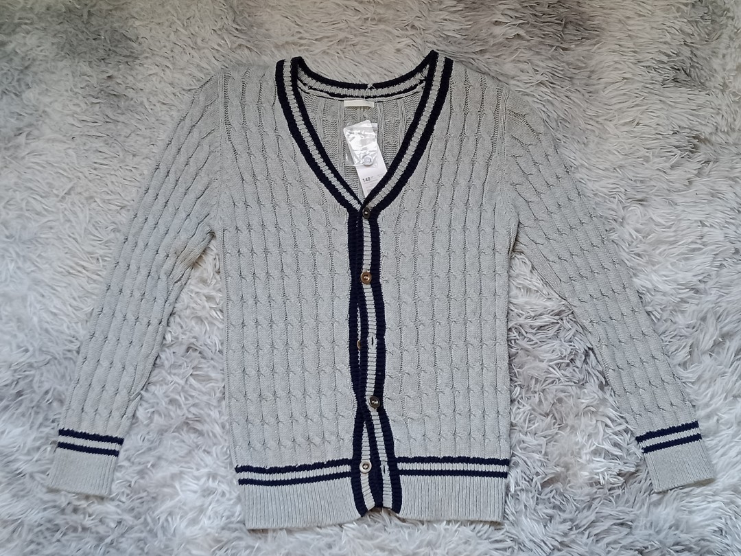 GU Gray & Blue Knitted Cardigan, Men's Fashion, Coats, Jackets and ...