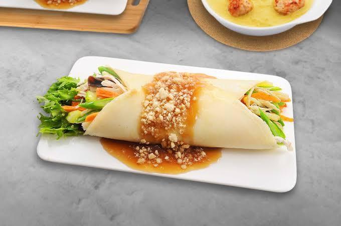 Home Made Lumpiang Sariwa Special (Category: Local Eats) located in Pasig City. Submitted by vienv (Listing ID 1122417276, Image 1). Description: We accept bulk orders, minimum 5pcs Bilao orders: 20pcs, 40pcs Home Made Fresh Lumpia Specially made with Egg Wrapper and really fresh ubod should be consume upon delivery or within the day to maintain freshness and good quality of the food 45pesos each for orders: advice 1 day ahead.