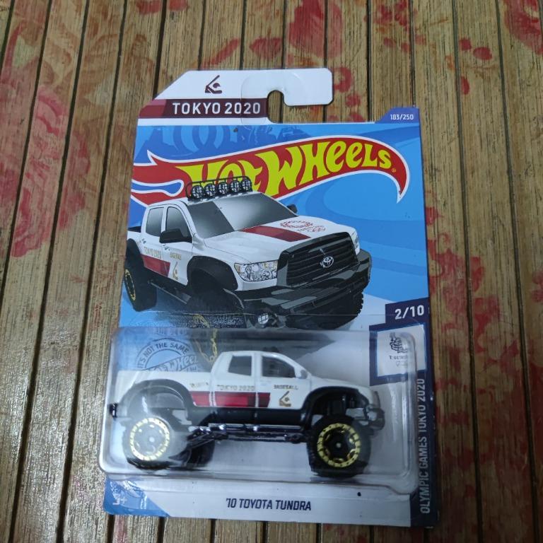 Hot wheels 10 toyota tundra 2025