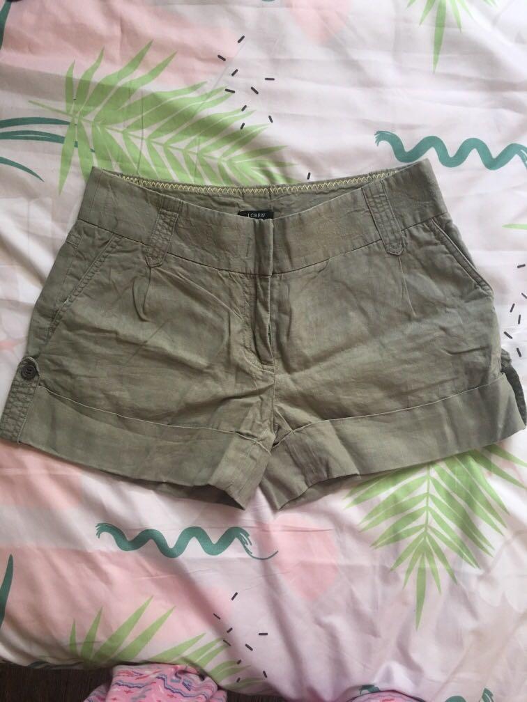 j.crew shorts (moss green) (Size 29-30) (Category: Shorts) located in Cabanatuan. Submitted by genrbr08 (Listing ID 1122385060, Image 1). Description: J. Crew Shorts Moss Green Size: US 2 City Fit Good as new Bought in US.